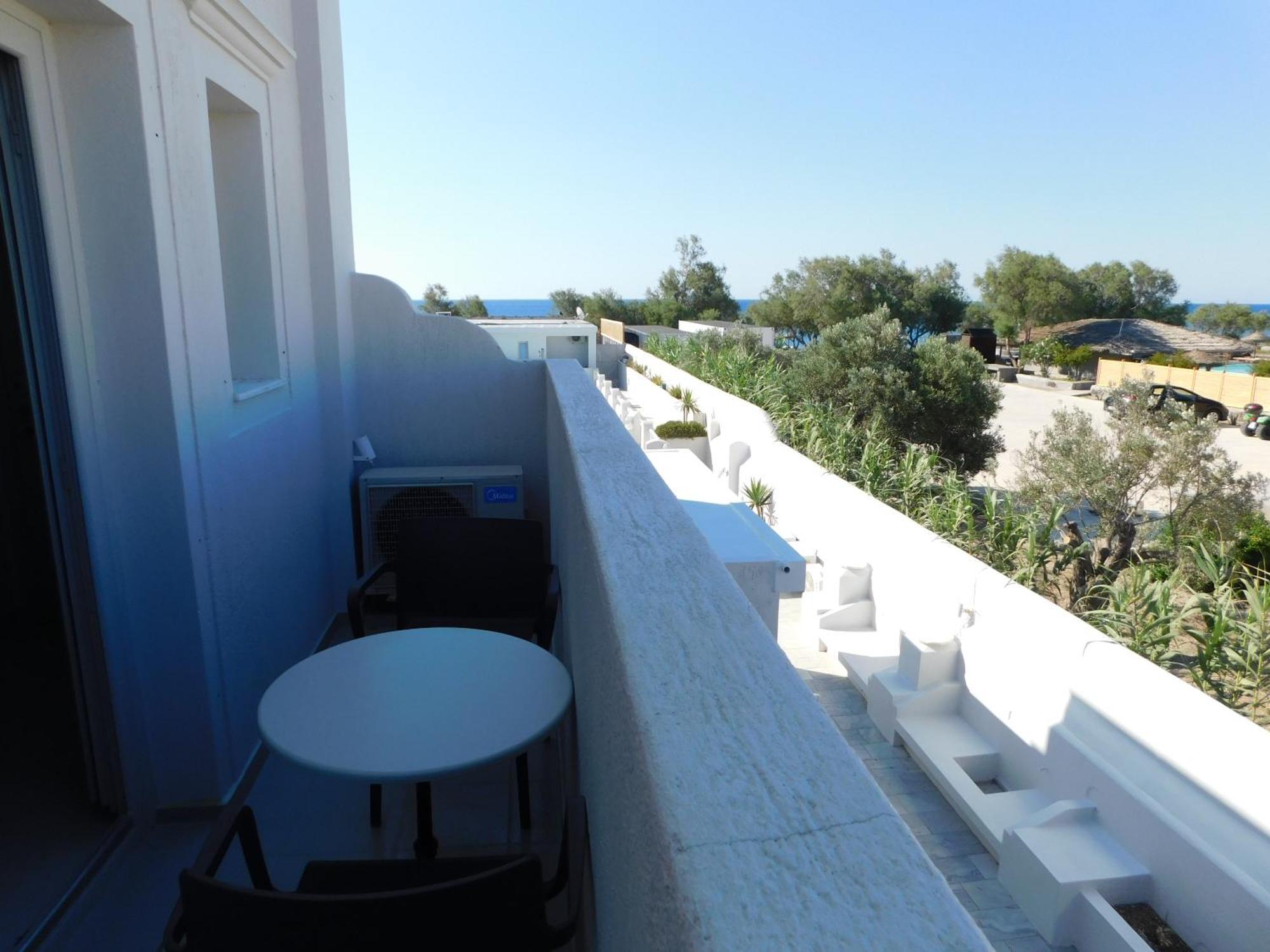 Perissa Beachfront Rooms Buitenkant foto